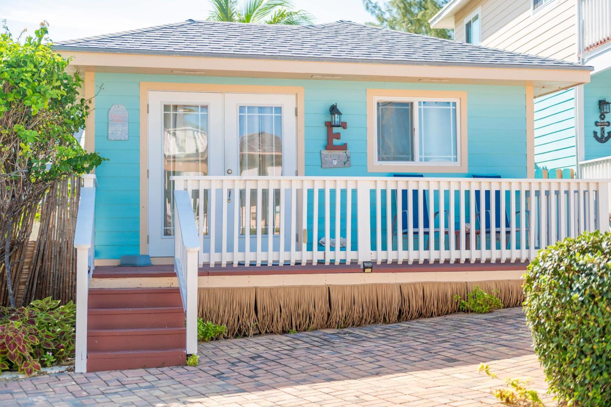 Embrace Resort Staniel Cay Exterior photo