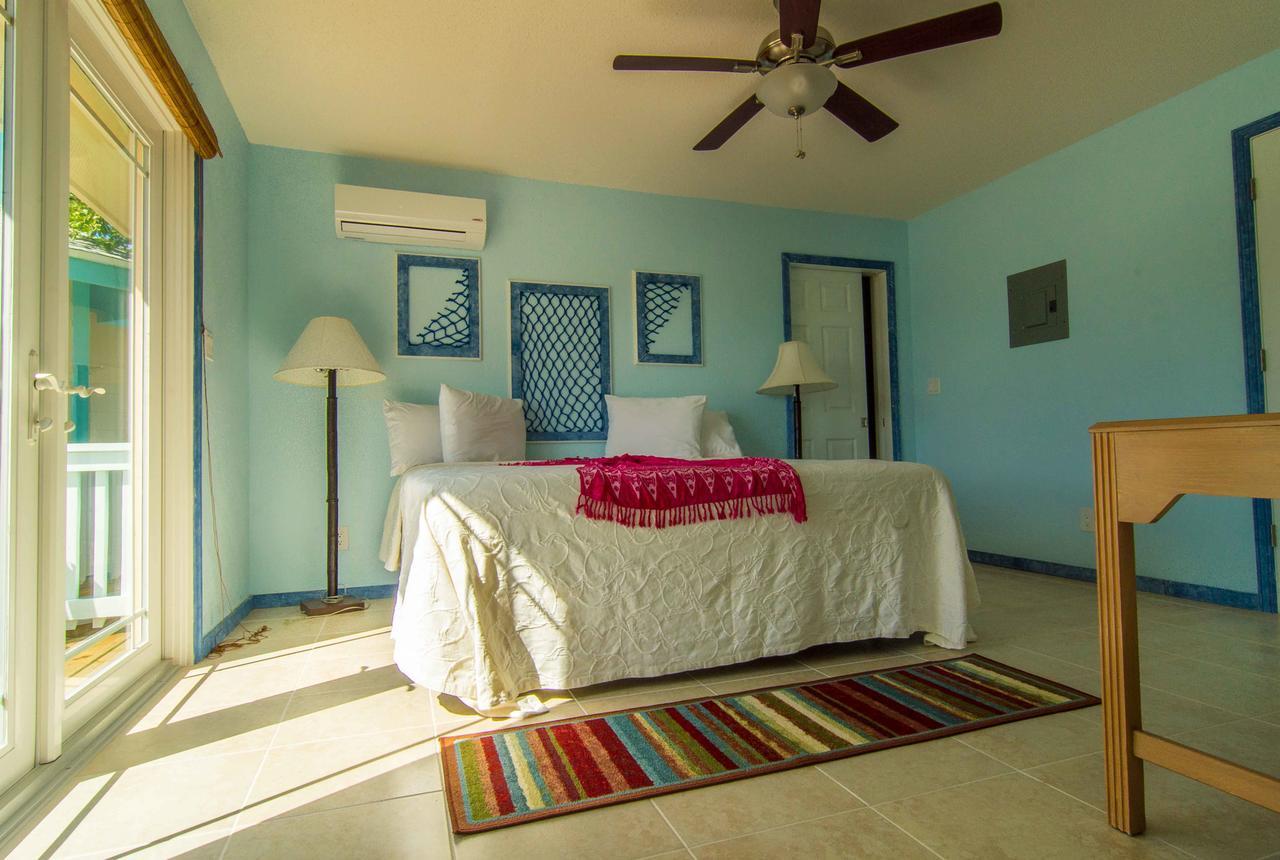 Embrace Resort Staniel Cay Exterior photo