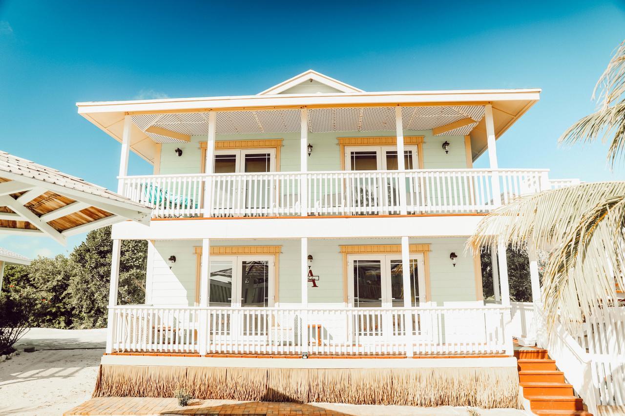 Embrace Resort Staniel Cay Exterior photo