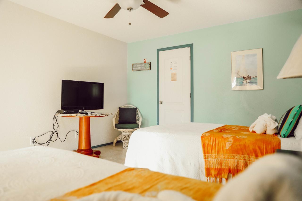 Embrace Resort Staniel Cay Exterior photo
