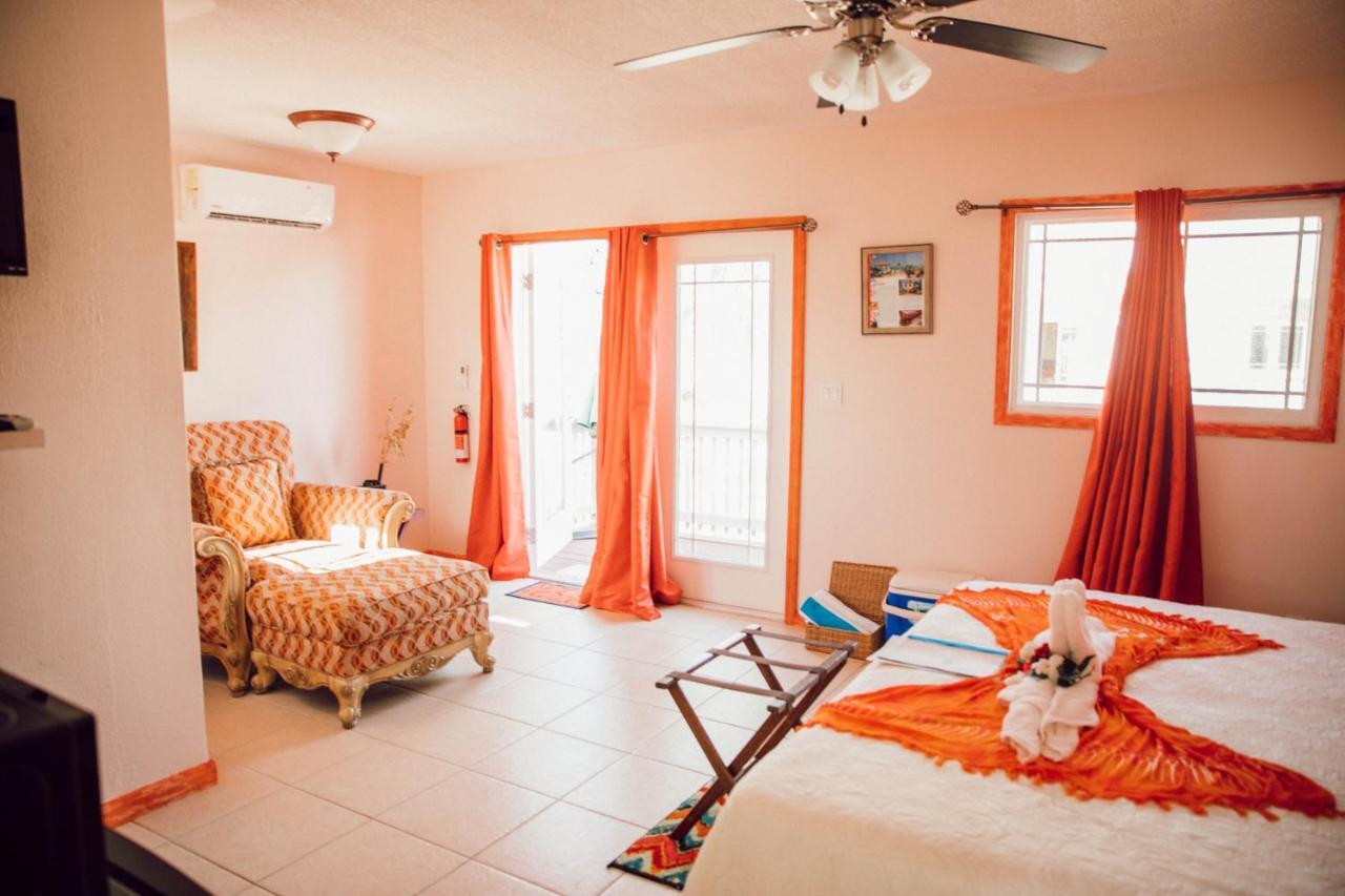 Embrace Resort Staniel Cay Exterior photo